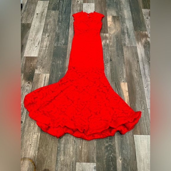 Betsy & Adam Dresses & Skirts - Betsy & Adam Women Red Lace Floral Crochet Open Back Mermaid Gown Dress sz 2
